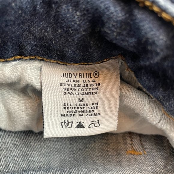 JUDY BLUE DARK WASH DISTRESSED CUFFED DENIM SHORTS MEDIUM - Picture 10 of 10